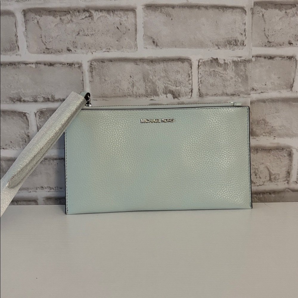 NWT MICHAEL KORS JET SET LARGE ZIP CLUTCH WRISTLET ICE COLOR PEBBLED LEATHER